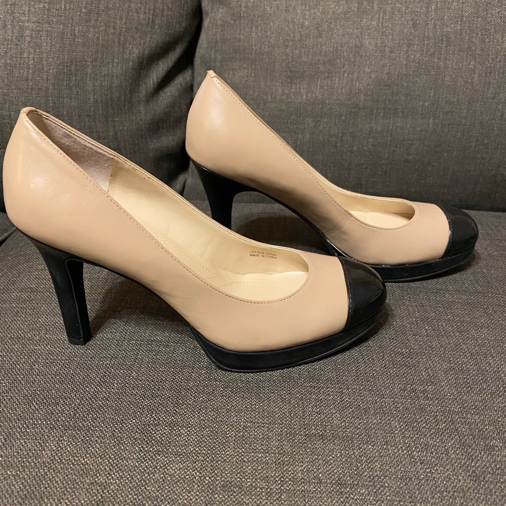Tahari Heels worn once! Very cute beige/black heels in a size 7.